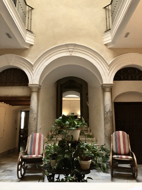 After photo of the reception area. Photo © La Casa de las Cuatro Torres
